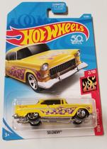 Carro de metal fundido Mattel Hot Wheels '55 Chevy amarelo com chamas