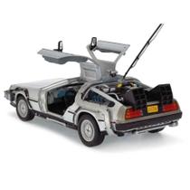 Carro DeLorean Back to the Future Parte 1 De Volta para o Futuro 1:24 Welly 22443 - California toys