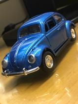 Carro miniatura fusca new beetle azul metálico
