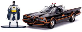 Carro modelo Diecast Jada 1966 Batmobile com estatueta do Batman Carro modelo Diecast Jada 1966 Batmobile com estatueta do Batman