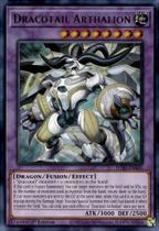 Carta Colecionável Yu-Gi-Oh! Dracotail Arthalion 1ª Edição Carta Colecionável Yu-Gi-Oh! Dracotail Arthalion 1ª Edição