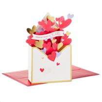 Cartão Pop-Up de Dia dos Namorados com Envelope em Formato de Coração Hallmark Cartão Pop-Up de Dia dos Namorados com Envelope em Formato de Coração Hallmark