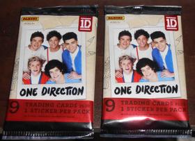 Cartas Colecionáveis One Direction 2013 Pacote com 2 unidades 18 Cartas + 2 Adesivos