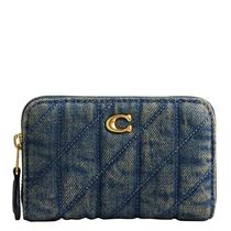 Carteira Coach Essential Pequena com Zíper em Denim Matelassê Carteira Coach Essential Pequena com Zíper em Denim Matelassê
