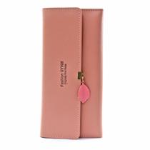 Carteira Feminina com Fecho de Botão e Pingente