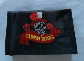 Carteira Guns n Roses preta bordado em vermelho