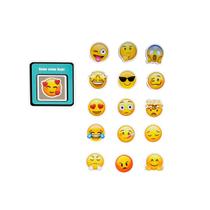 Cartela com 16 Imãs de geladeira e superfícies de metal Emoji sortidos e Humor do dia para Decoração em Manta magnética