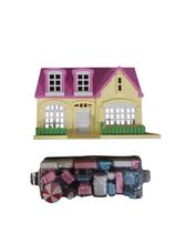 Casa / casinha com moveis + boneco e acessorios 18 pecas na caixa dute - Mix Lojão Vende Tudo