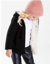 Casaco com forro em pelo dupla face com capuz Casaco com forro em pelo dupla face com capuz