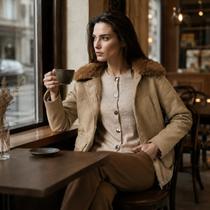 Casaco Feminino Moderna Inverna Suede Gola E Capuz Facinelli