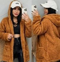 Casaco feminino teddy com Capuz ,bolso bem quentinho . Casaco feminino teddy com Capuz ,bolso bem quentinho .