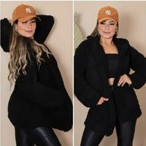 Casaco feminino teddy com Capuz ,bolso bem quentinho .