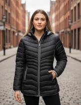 Casaco médio alpelo plus size de pluma sintética com pespontos em v 20700029