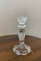 Castiçal de Vidro Altura: 15 cm Diâmetro: 8 cm Elegância Clássica para sua Decoração