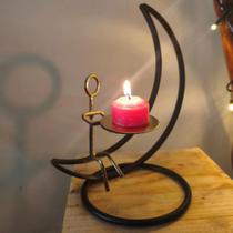 Castiçal Decorativo Artesanal Lua com Boneco Sentado em Ferro Suporte para Vela Retrô Aconchegante