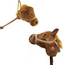 Cavalo De Pau Pocotó Pelúcia Com Som E Rodas Relincho 90cm - Lovely Toys