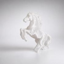 Cavalo Decorativo Elegante Estátua Moderna para Ambientes Refinados Cavalo Decorativo Elegante Estátua Moderna para Ambientes Refinados