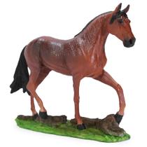 Cavalo Marchador C/ Base Escultura Enfeite Decorativo Resina - M3 Decoração