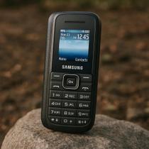 Celular Samsung Rede 3G Dual Chip Radio FM e Lanterna - Completo