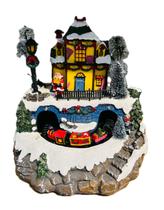 Cenario Natalino com Casa decorada , iluminação e Trem em Movimento