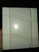 Centrando tampa branca e porta para 3 disjuntores nematoide ou 4 disjuntores din