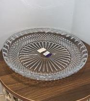 Centro de Mesa de Vidro Lapidado diametro 30 cm altura 4 cm Elegância e Sofisticação para sua Decoração Centro de Mesa de Vidro Lapidado diametro 30 cm altura 4 cm Elegância e Sofisticação para sua Decoração