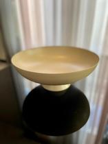 Centro de mesa em metal