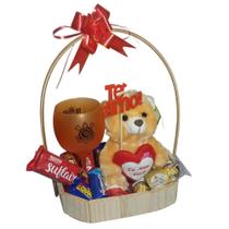 Cesta Amor & Futebol Urso com Coração, Bombons e Taça Drinks Escolha seu time