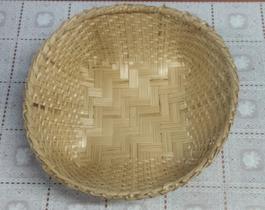 Cesta artesanal redonda de bambu multiuso feita à mão natural
