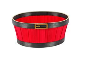 Cesta Cestinha de Bambu Redonda Vermelho com Cinto Preto 23x19x10 cm Cesta Cestinha de Bambu Redonda Vermelho com Cinto Preto 23x19x10 cm