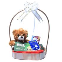 Cesta com Chocolates Importados, Lindt, Ferrero e Urso Cesta com Chocolates Importados, Lindt, Ferrero e Urso