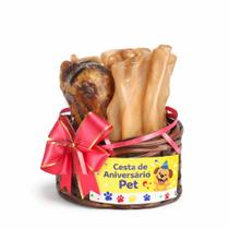 Cesta de Aniversario do Pet 2 Orelhas bovina 1 femur suino 1. Bifinho Carne 1 Presente surpresa