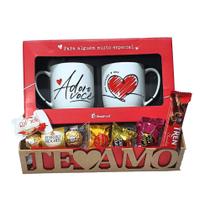Cesta de Chocolates Presente Canecas e Bombons