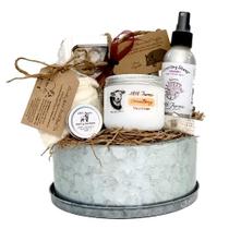 Cesta de Presente 1818 Farms Creme de Karité, Chá de Banho e Bálsamo Labial Cesta de Presente 1818 Farms Creme de Karité, Chá de Banho e Bálsamo Labial