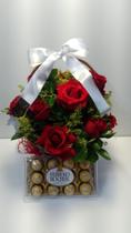 Cesta de Rosas vermelhas e Chocolate Love Red - Flor de Liz