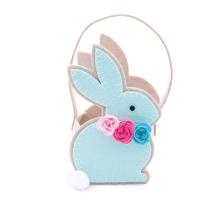 Cesta em Feltro Coelho Sentado Com Flores Azul M - 1 unidade - Cromus - Rizzo Cesta em Feltro Coelho Sentado Com Flores Azul M - 1 unidade - Cromus - Rizzo