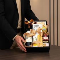 Cesta Gourmet Essência Executiva com Vinho Tinto Malbec e Seleção Gourmet Cesta Gourmet Essência Executiva com Vinho Tinto Malbec e Seleção Gourmet