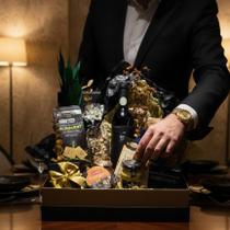 Cesta Presente Gourmet Alma Negra Edição Luxo para Degustadores Exigentes Cesta Presente Gourmet Alma Negra Edição Luxo para Degustadores Exigentes