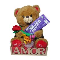 Cesta Romântica com Urso Pelúcia , Chocolates e Caneca 3D Cesta Romântica com Urso Pelúcia , Chocolates e Caneca 3D