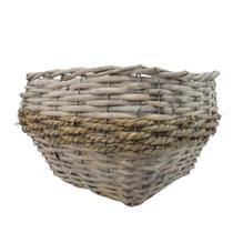 Cesto aramado quadrado em vime