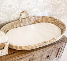 Cesto de Troca de Bebê MiniMoose em Seagrass com Almofada Impermeável