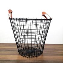 Cesto em Metal Preto com Alça em Couro G 36cm - Enjoy