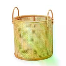 CESTO EM RATTAN NATURAL COM TRELIÇA 50cm