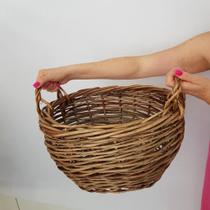 Cesto oval em cipó natural