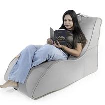 Chaise Lounge Charlotte - Puff feito em tecido Sued/perolas de EPS Chaise Lounge Charlotte - Puff feito em tecido Sued/perolas de EPS