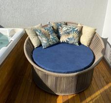 Chaise Palmeira Taça em Corda Nática Bege - Tecido Lisato Marinho Chaise Palmeira Taça em Corda Nática Bege - Tecido Lisato Marinho