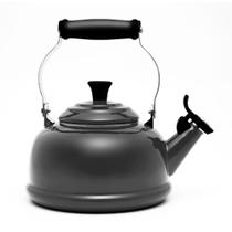 Chaleira com Apito Tradicional Preto Black Onix Le Creuset