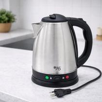 Chaleira Elétrica 1,8L Tropical com Seletor Controle de Temperatura para Esquentar Água, Leite, Chimarrão, Café, Chá, Suco Base Giratória Sem Fio Chaleira Elétrica 1,8L Tropical com Seletor Controle de Temperatura para Esquentar Água, Leite, Chimarrão, Café, Chá, Suco Base Giratória Sem Fio