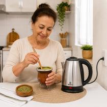 Chaleira Elétrica Inox 1,8L 127V Bule Com Desligamento Automático Potência 1000W Base Rotarória 360 Café Chá Chimarrão Chaleira Elétrica Inox 1,8L 127V Bule Com Desligamento Automático Potência 1000W Base Rotarória 360 Café Chá Chimarrão
