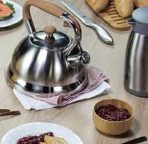 Chaleira em Inox com alça bambu 2,5 litros Mimo Style Chaleira em Inox com alça bambu 2,5 litros Mimo Style